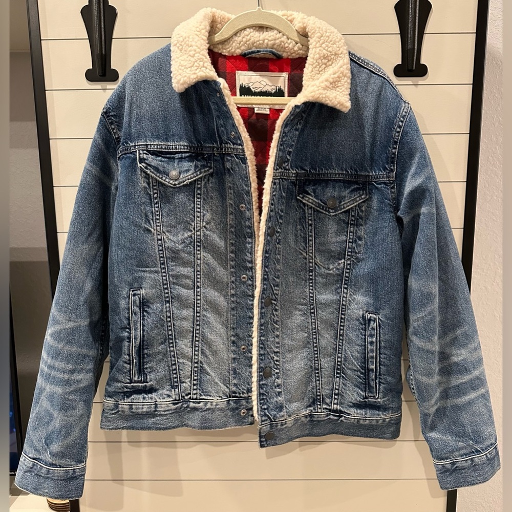 NWOT American Eagle Denim Jacket with Sherpa and Plaid Lining Men’s Medium M